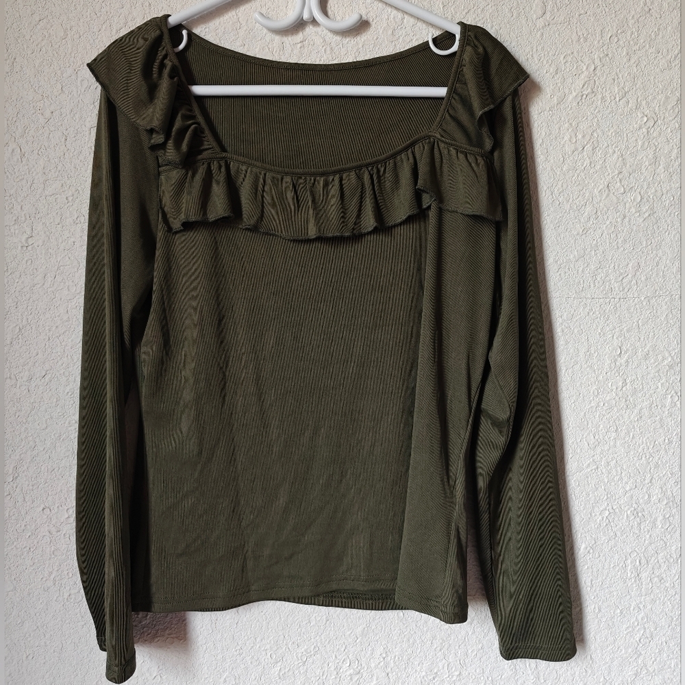 BNWOT Long Sleeved Top
